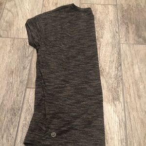 Size 6 Lululemon tee